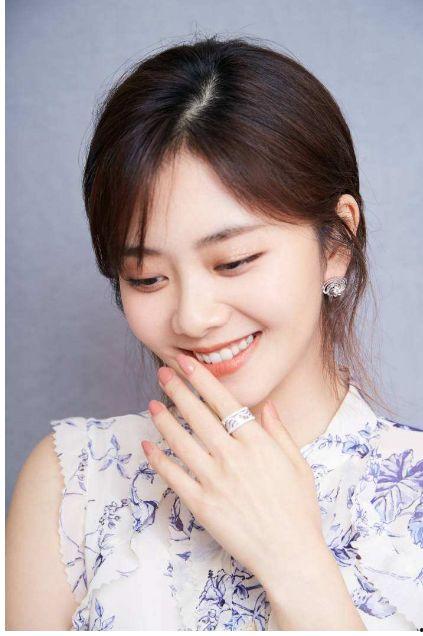 圆脸型明星,揭秘圆脸型明星的独特风采